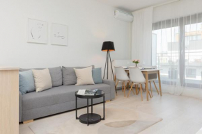Sarmacka Apartment with Balcony Warsaw Wilanów by Noclegi Renters